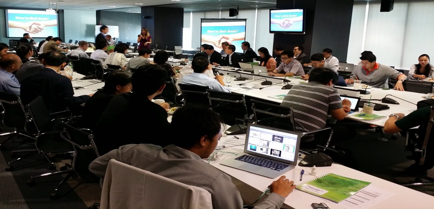 Yushan Ventures corporate innovation roadshow — a full room of executives during a How to find deals session